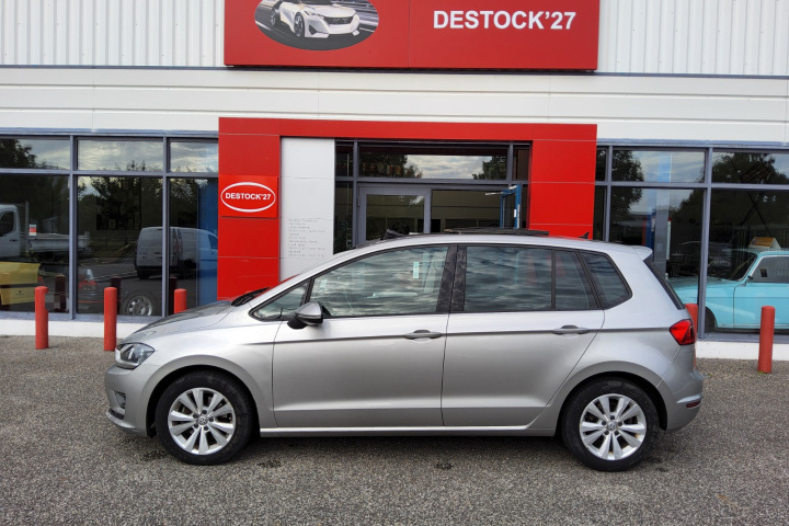 VOLKSWAGEN GOLF SPORTSVAN